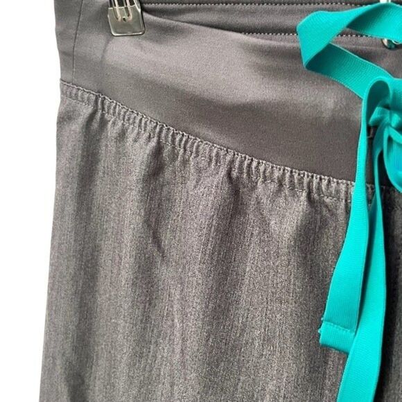 FIGS SIZE SMALL LIVINGSTON BASIC SCRUB PANTS IN GRAPHITE TECHNICAL COLLECTION - Picture 7 of 11